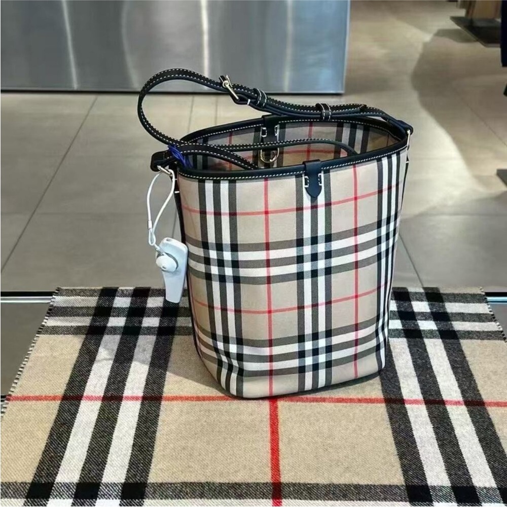 Burberry Checkered Tan and Black Shoulder Bag - Picture 7 of 8